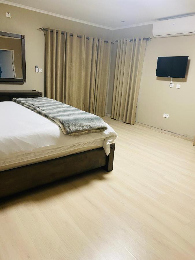 Immaculate Villa Gaborone Buitenkant foto